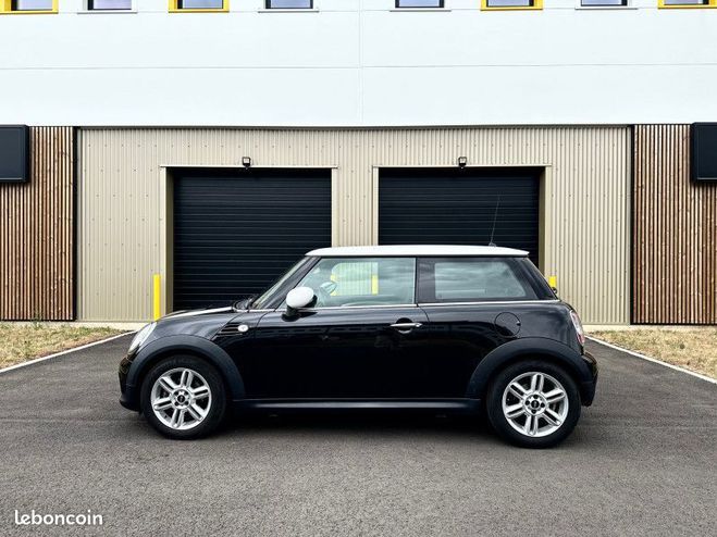 Mini One COOPER 122CH PACK CHILI Noir de 2012