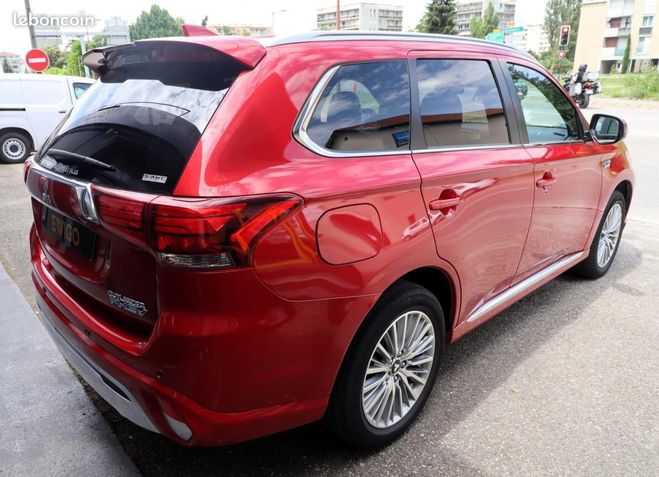 Mitsubishi Outlander 2.4 240H 135 CH   95 ELEC TWIN-MOTOR PHE Rouge de 2019