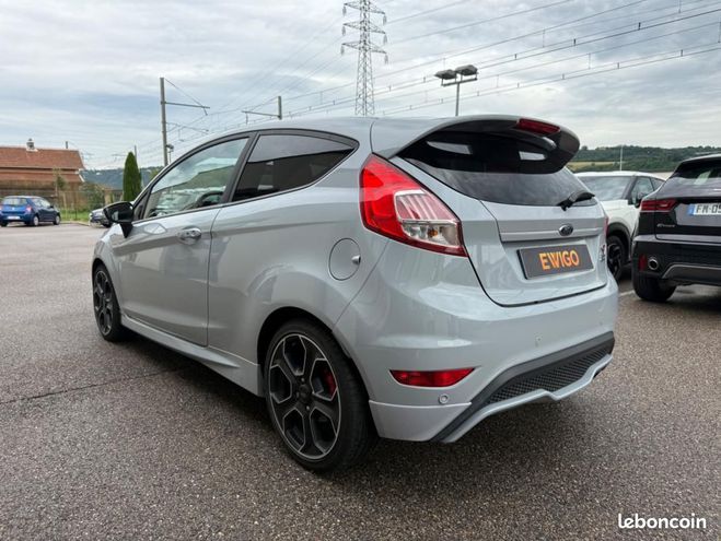 Ford Fiesta 1.6 ECOBOOST 200 ST200 Gris de 2017
