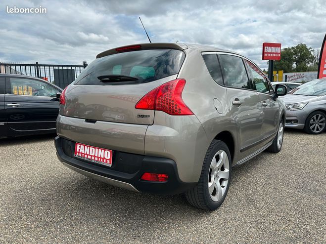 Peugeot 3008 1.6 Hdi 110Ch Premium Beige de 2011