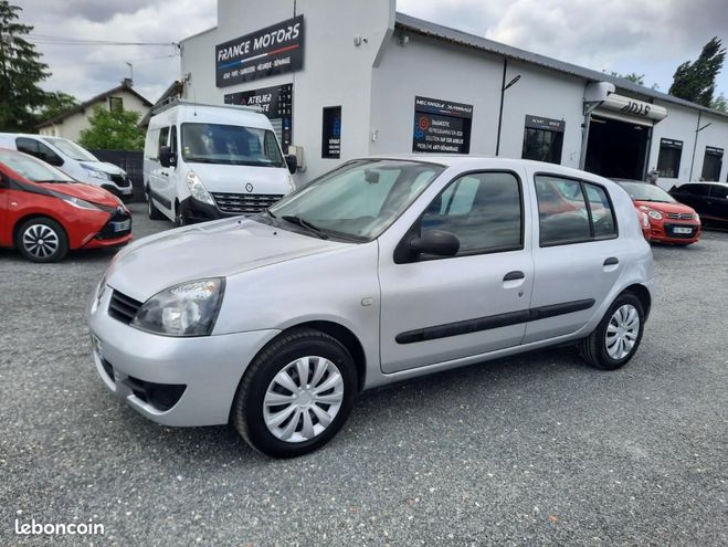 Renault Clio II Ph. 2 Campus Clim 147000KMS ETAT IRRE Gris de 2007