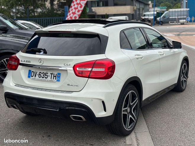 Mercedes Classe GLA Classe 200 d Fascination AMG 4MATIC 7G-D Blanc de 2015