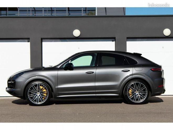 Porsche Cayenne Coup Turbo S E-Hybrid 680Ch | LLD 2390e Gris de 2023