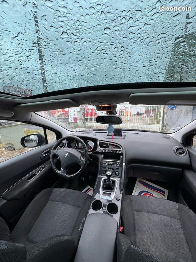 Peugeot 3008 Premium 1.6 HDi 110CV anne 02-2010 246. Noir de 2010