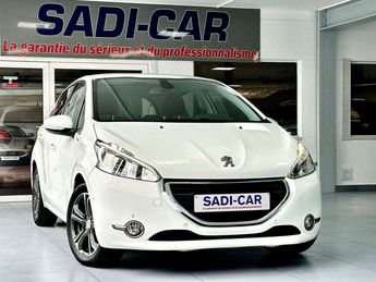  Voir détails -Peugeot 208 1.2i 82cv INTUITIVE Allure 5p à Chtelineau (62)