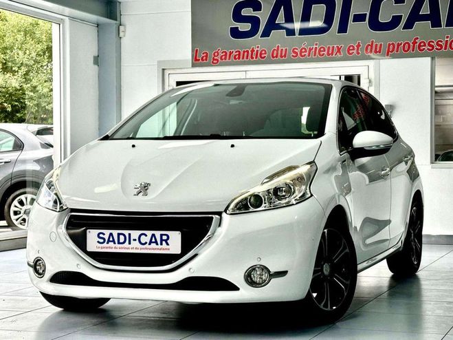 Peugeot 208 1.2i 82cv INTUITIVE Allure 5p Blanc Mtallis de 