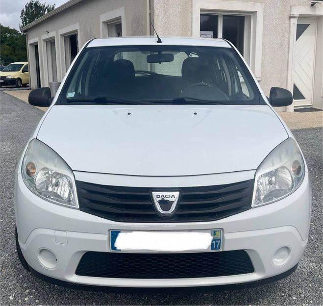 Dacia Sandero 1.2 16v 75 Euro5 BLANC de 2011