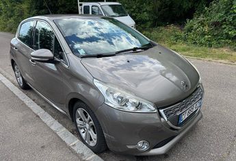  Voir détails -Peugeot 208 1,6 vti à Wittenheim (68)