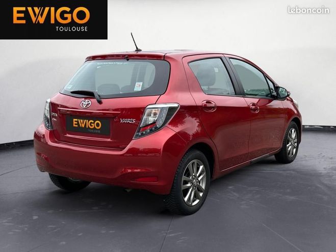Toyota Yaris 1.3 VVTI DYNAMIC 100CH Rouge de 2014