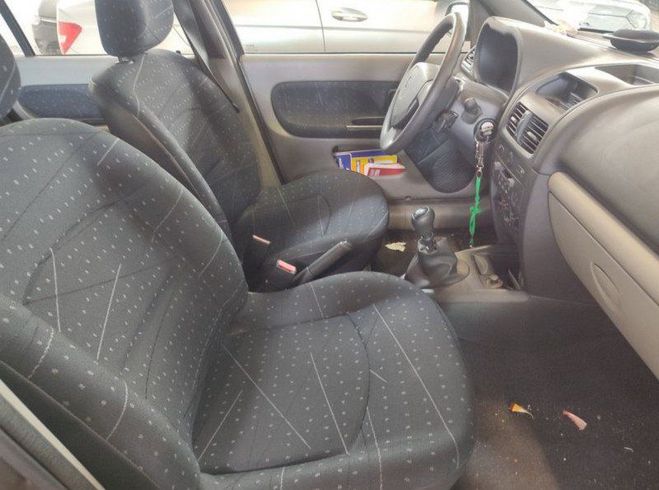 Renault Clio II 1.4 16V 98CH EXPRESSION 5P Gris F de 2001