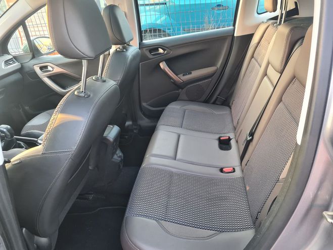 Peugeot 2008 1.6 VTI CUIVRE SERIE SPECIAL MOTEUR A CH Gris de 2014