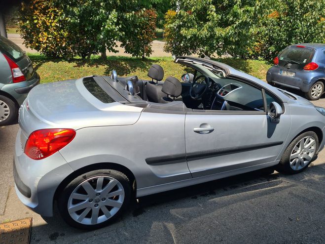 Peugeot 207 CC  120 CV 1 ER MAIN Gris de 2007