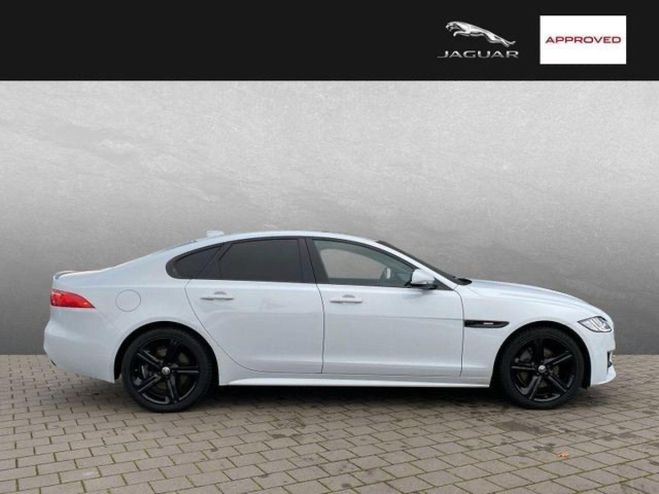 Jaguar XF 2.0i - 250 - BVA - Stop/Start 2015 BERLI Blanc mtallis de 2019