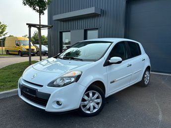  Voir détails -Renault Clio III 1.2 16V 5CV 75CH ICE WATCH 5 PORTES  à Eschau (67)