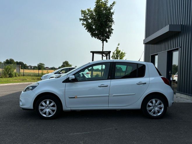 Renault Clio III 1.2 16V 5CV 75CH ICE WATCH 5 PORTES  Blanc Mtallis de 2011