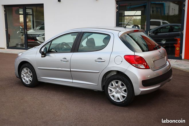 Peugeot 207 1.4e 75ch 1re main Bote manuelle 5 vit Gris de 2012