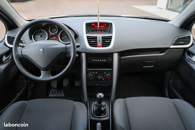 Peugeot 207 1.4e 75ch 1re main Bote manuelle 5 vit Gris de 2012