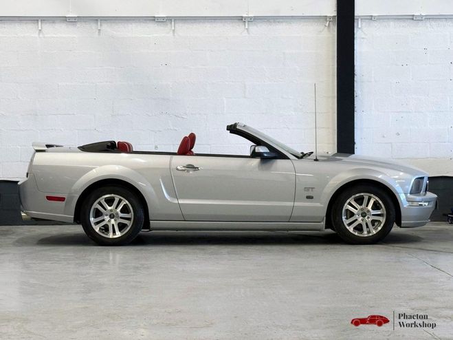 Ford Mustang GT Gris Clair Mtallis de 2006