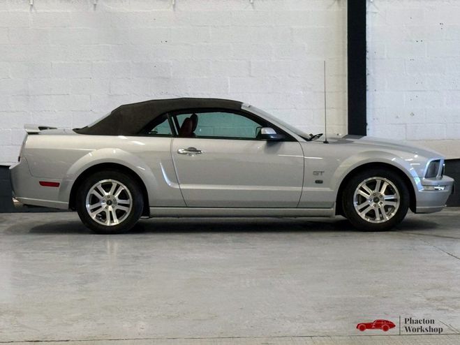 Ford Mustang GT Gris Clair Mtallis de 2006