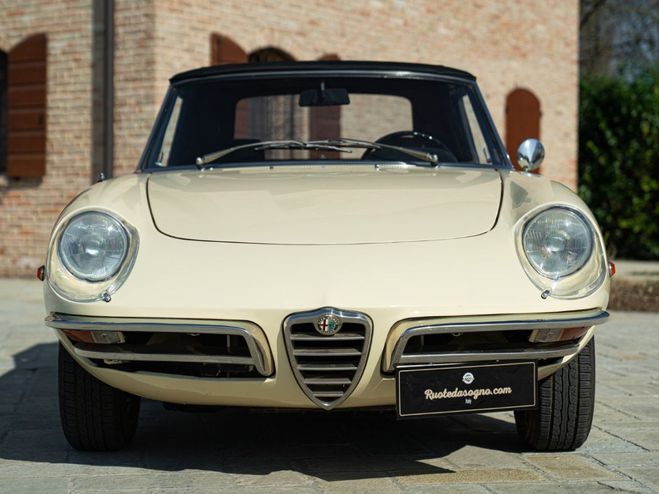 Alfa romeo 1750 GT Veloce  GIALLO PAGLIA de 1969