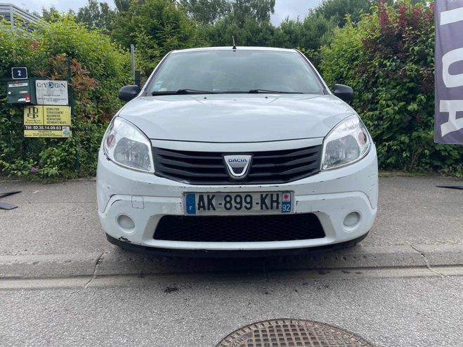 Dacia Sandero 1.2i - 16V 75CV Blanc Laqu de 2010