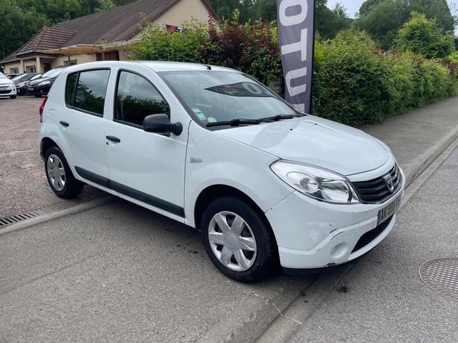 Dacia Sandero 1.2i - 16V 75CV Blanc Laqu de 2010