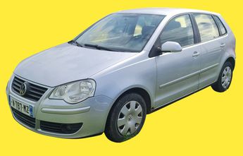  Voir détails -Volkswagen Polo IV Phase II - 1.4i 75ch 16V (5 cv) - BVM à Thiers (63)