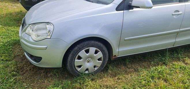 Volkswagen Polo IV Phase II - 1.4i 75ch 16V (5 cv) - BVM Gris Clair de 2006