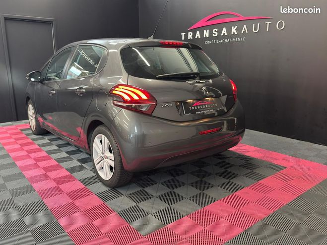 Peugeot 208 1.2 82ch BVM5 Signature PREMIRE MAIN R Gris de 2018
