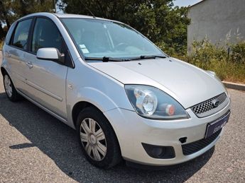  Voir détails -Ford Fiesta 1.4 tdci à Brignoles (83)