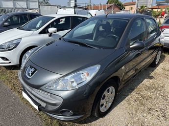  Voir détails -Peugeot 206 1.4 Gnration 5p à Saint-Priest (69)