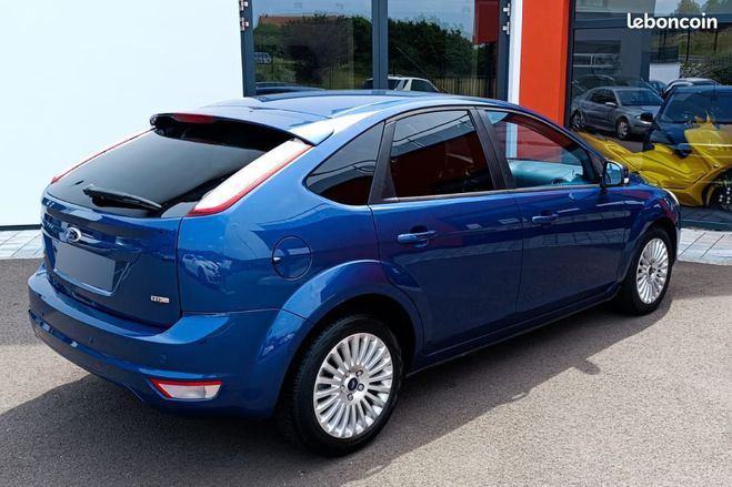 Ford Focus II Hatchback Phase 2 1.8 TDCi 115ch Bleu de 2010