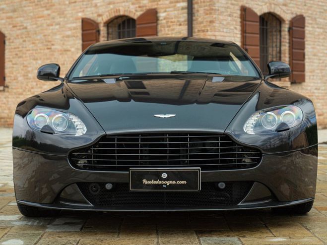 Aston martin V8 Vantage  GRIGIO de 2013