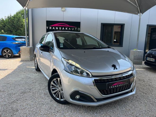 Peugeot 208 82ch BVM5 Allure / Distribution Faite Gris de 2017