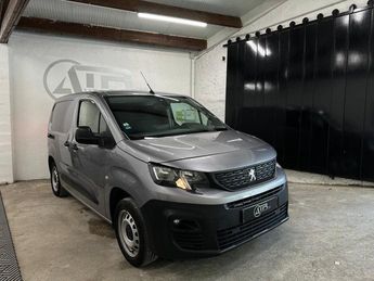  Voir détails -Peugeot Partner STANDARD 650KG BLUEHDI 130CH S&S PREMIUM à Montvrain (77)