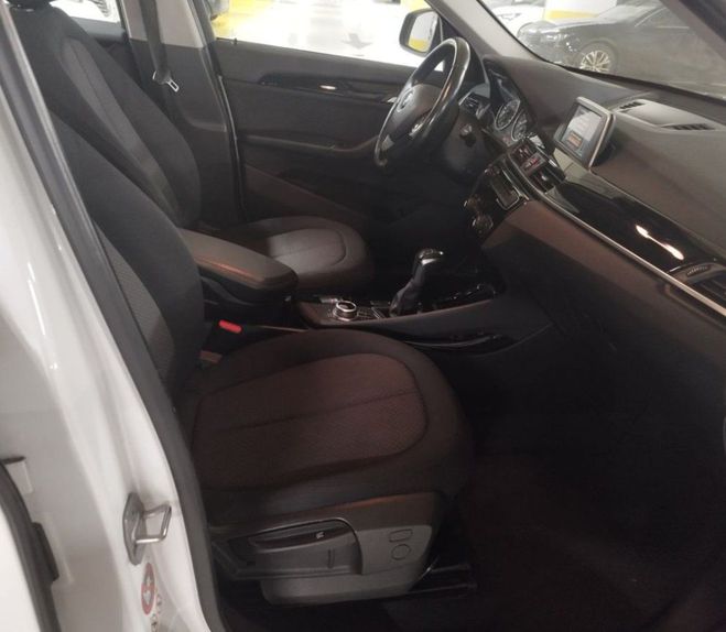 BMW X1 F48 sDrive 18i 140 ch DKG7 Lounge Blanc de 2016