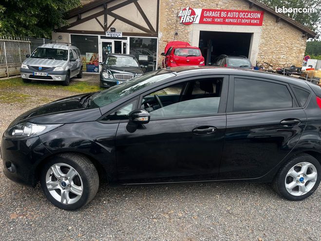 Ford Fiesta 1.4TDCI Trend 5portes en trs bon tat Noir de 2011