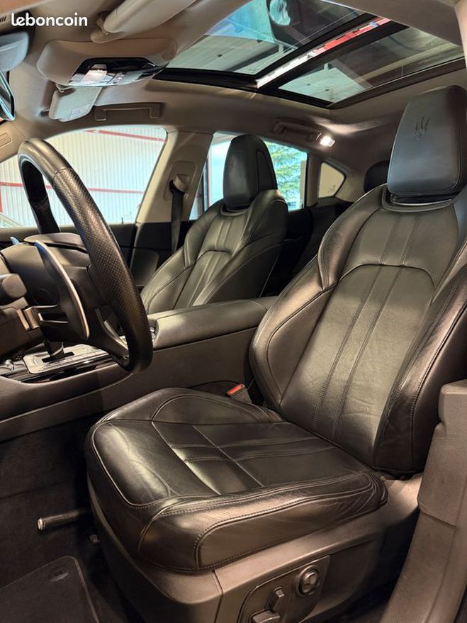 Maserati Levante MASERATIE 3.0 V6 275ch Pack SQ4 Noir de 2016
