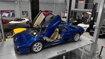  Voir détails -Lamborghini Diablo VT 5.7 V12 ? BLU CHIARO Radio Alpine à Saint-Laurent-du-Var (06)