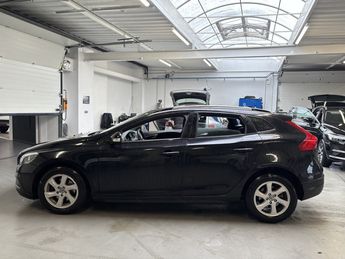  Voir détails -Volvo V40 CROSS COUNTRY D2 115CH START&STOP MOMENT à Voreppe (38)