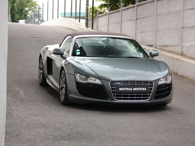 Audi R8 Spyder V10 R-tronic 525 cv gris daytona de 2016