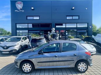  Voir détails -Peugeot 206 1.4I 75CH TURBAN à Nouvoitou (35)