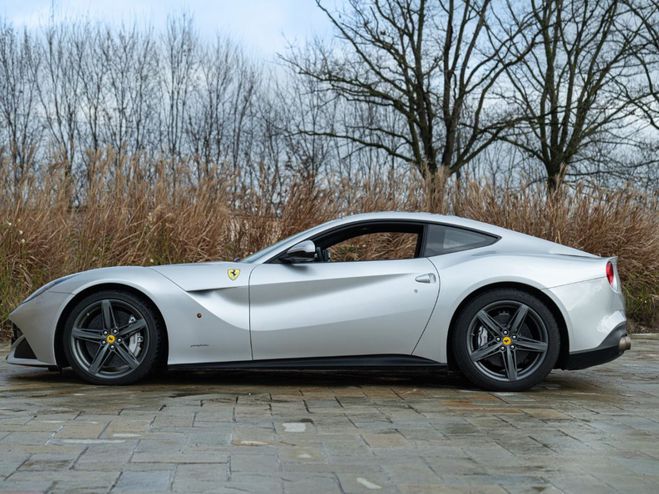 Ferrari F12 Berlinetta GRIGIO de 2013