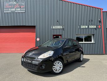  Voir détails -Renault Clio Authentique 2011 à Saint-Berthevin (53)