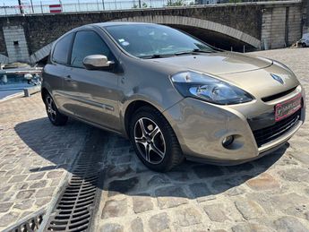  Voir détails -Renault Clio III 1.6 16V 110 SL XV De France Euro 5 A à Paris (75)
