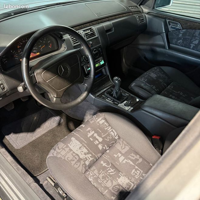 Mercedes Classe E e290 avantgarde Beige de 1998