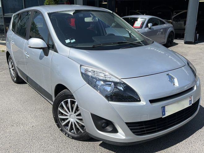Renault Scenic GRAND 3 III 1.5 DCI 110 Cv 7 PLACES / CR Gris de 2011