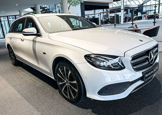 Mercedes Classe E 300 T AVANTGARDE LED BURM Blanc de 