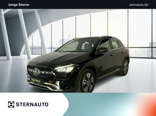 Mercedes Classe GLA classe 180 Mopf Progr Pano Standh Noir de 