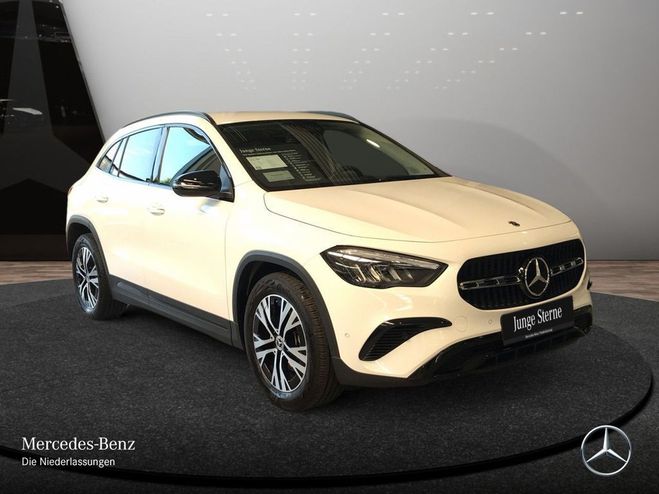 Mercedes Classe GLA classe 180 PROGRESSIVE ADVANCED Blanc de 